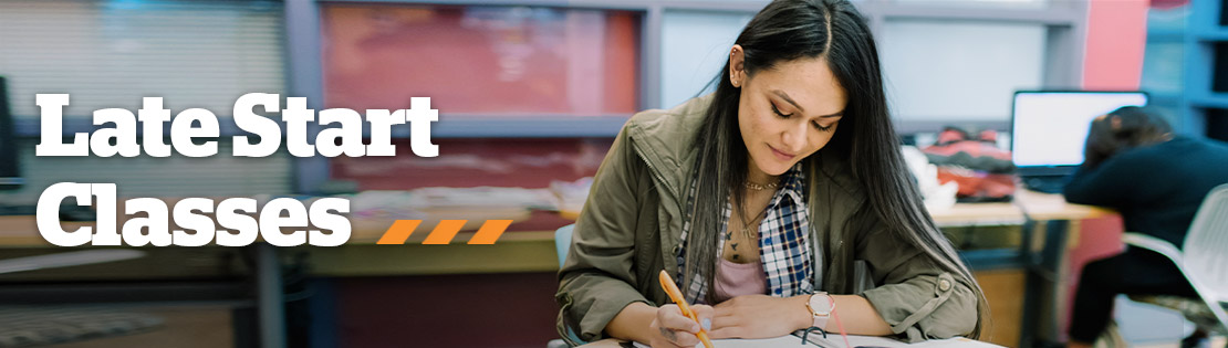 A student sits studying at a campus. Associated texts says "Late Start Classes"