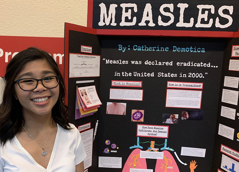 Honors student displays project